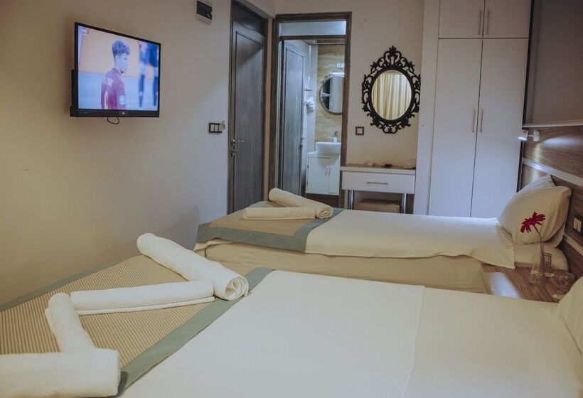 חדר קומפורט לשלושה, Pirlanta Butik