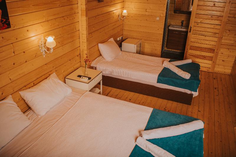 בקתה סטנדרטית, Pirlanta Butik