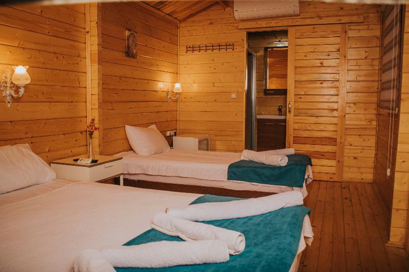 בקתה סטנדרטית, Pirlanta Butik