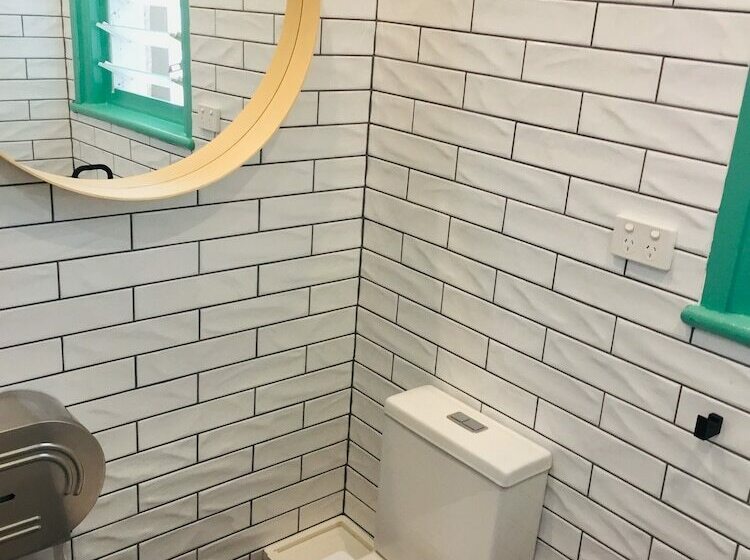 标准三人间共用浴室, Coogee Beach House