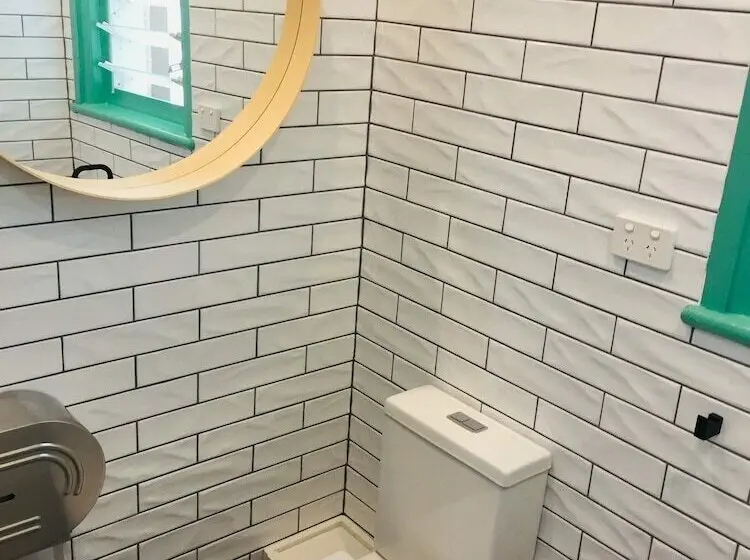 バスルーム共有のトリプルスタンダード, Coogee Beach House