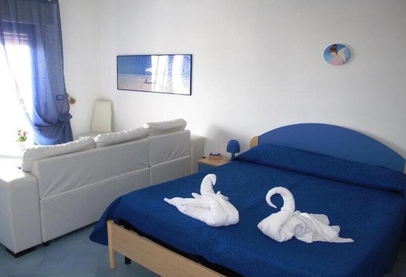 Triple Room Sea View, Miramare