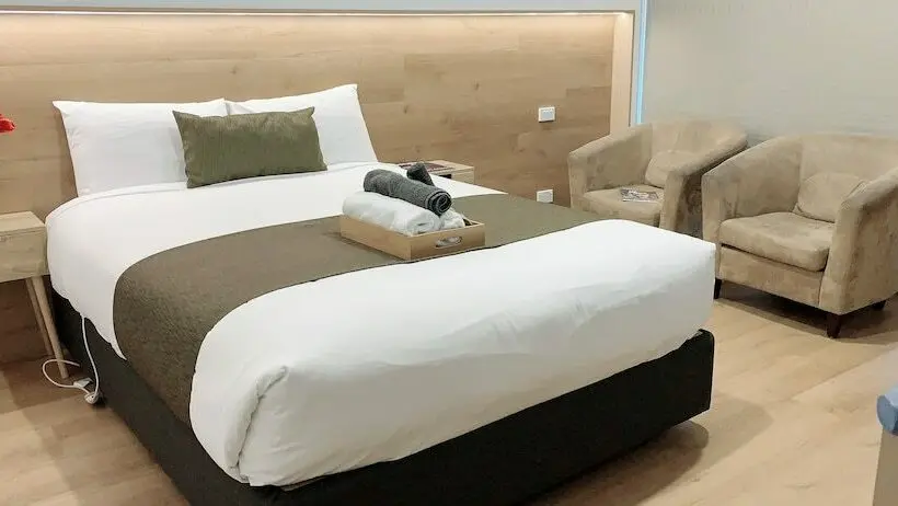 デラックスルーム, Elm Motel