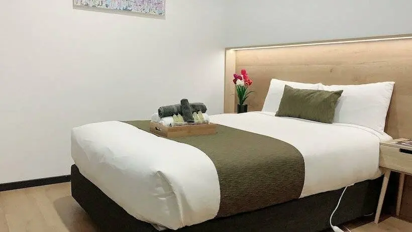 デラックスルーム, Elm Motel