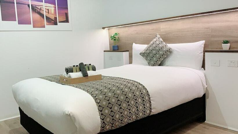 Номер Deluxe, Elm Motel