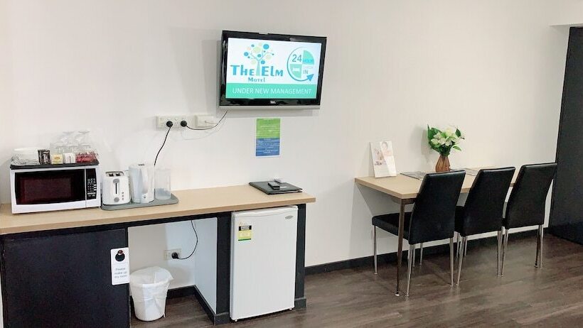 Номер Deluxe, Elm Motel