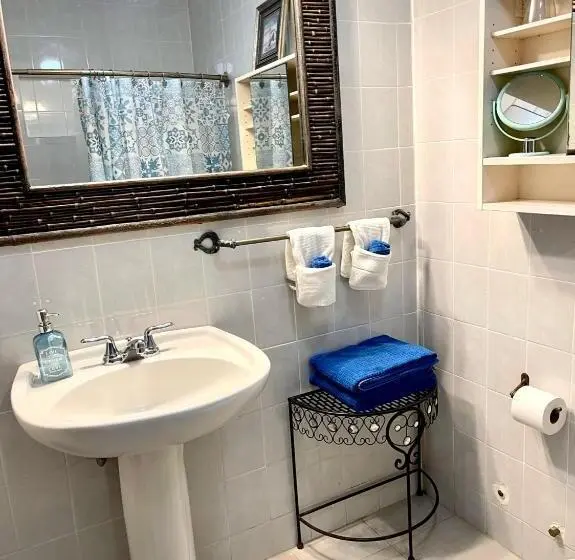 اتاق لوکس, Esperanza Inn Guesthouse
