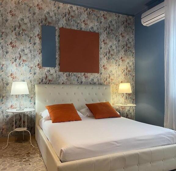 Camera Quadrupla Standard, Central Suite Bed&breakfast