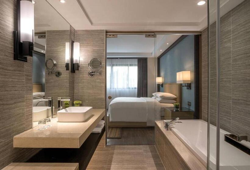 غرفة إدارية سرير كينج, Courtyard By Marriott Siem Reap Resort