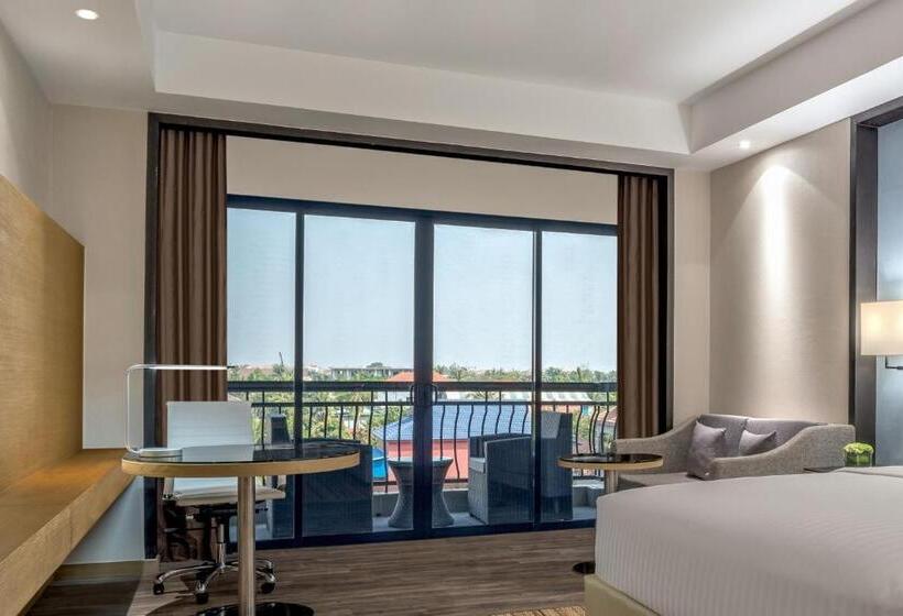 带大床的行政房间, Courtyard By Marriott Siem Reap Resort