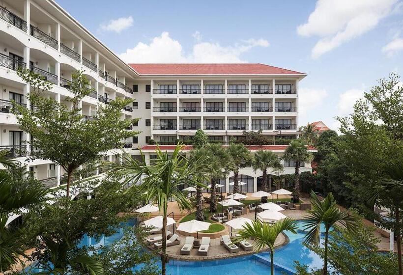 带泳池观景的豪华房, Courtyard By Marriott Siem Reap Resort
