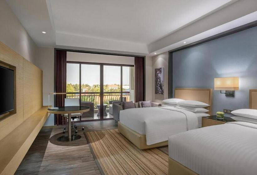 غرفة ديلوكس مطلة على حمام السباحة, Courtyard By Marriott Siem Reap Resort