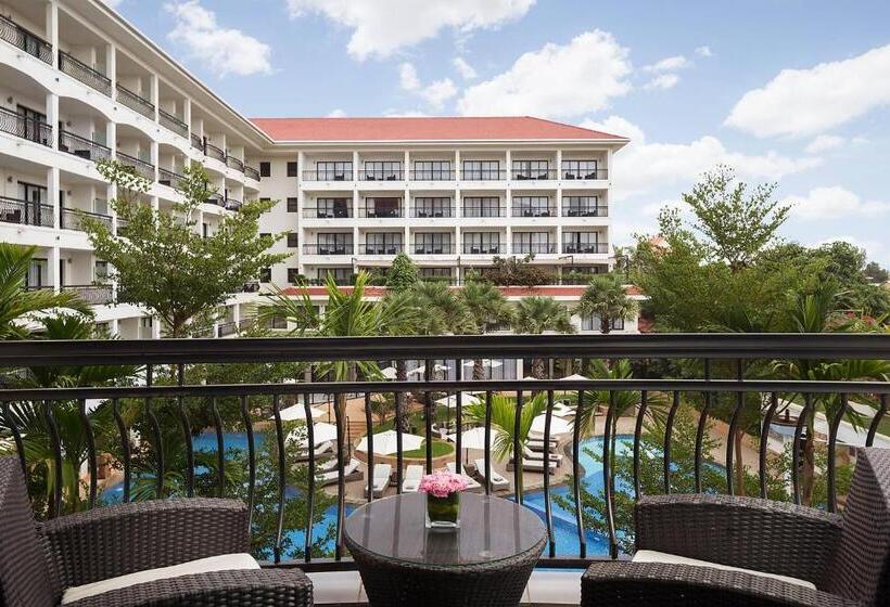 غرفة ديلوكس سرير كينج, Courtyard By Marriott Siem Reap Resort