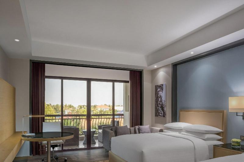 带大床的行政房间, Courtyard By Marriott Siem Reap Resort