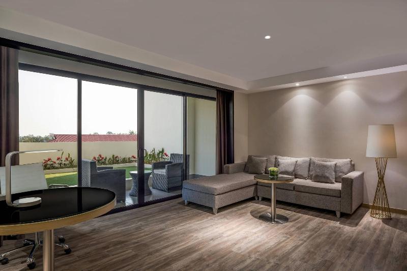 غرفة إدارية سرير كينج, Courtyard By Marriott Siem Reap Resort