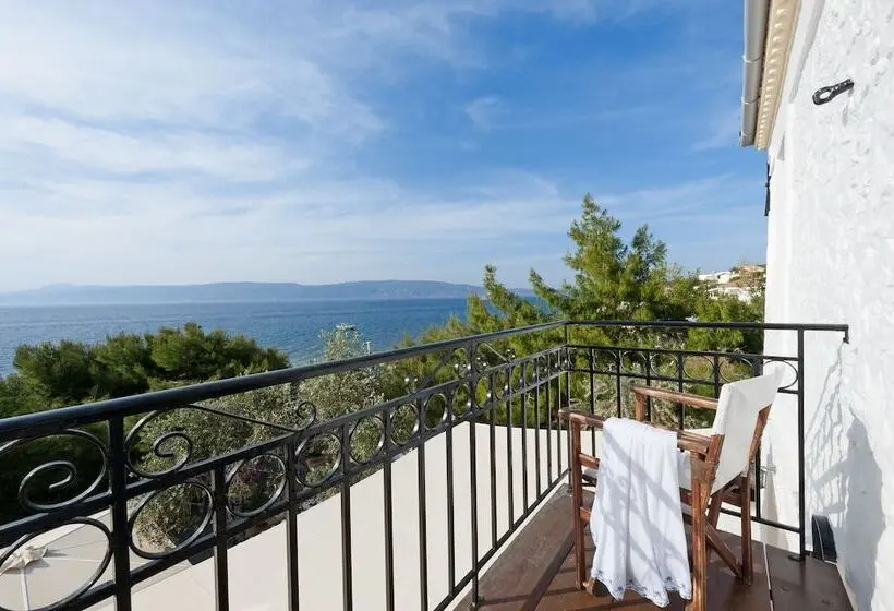 オーシャンビュースイート, Four Seasons Hydra Luxury Suites