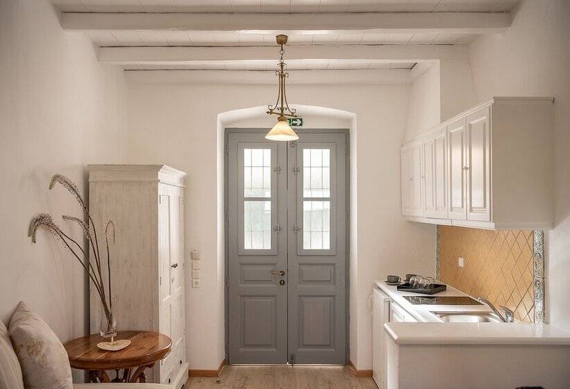 Люкс Вид на Море, Four Seasons Hydra Luxury Suites