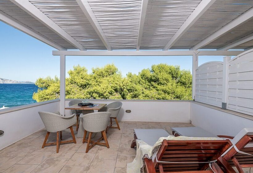 Люкс Вид на Море, Four Seasons Hydra Luxury Suites
