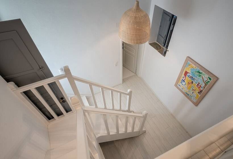 Люкс, Four Seasons Hydra Luxury Suites