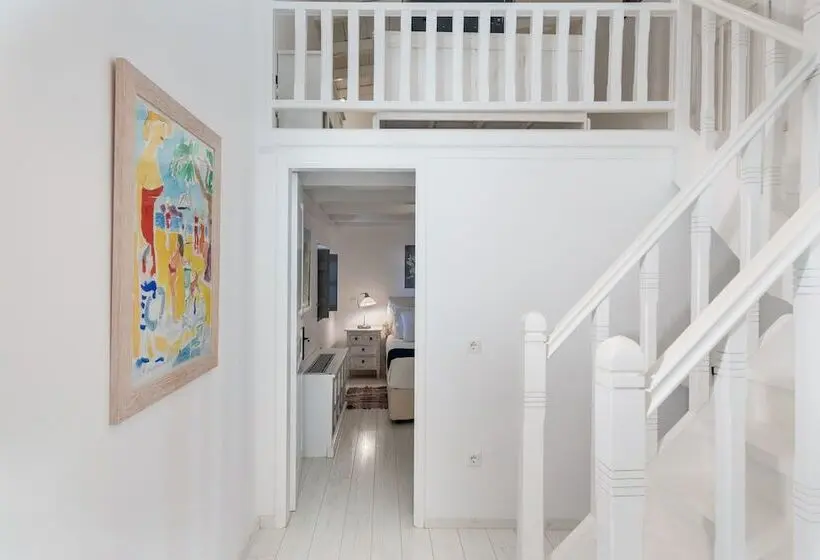 スイート, Four Seasons Hydra Luxury Suites