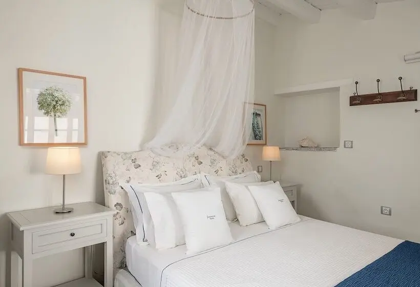 テラス付きスタンダードルーム, Four Seasons Hydra Luxury Suites