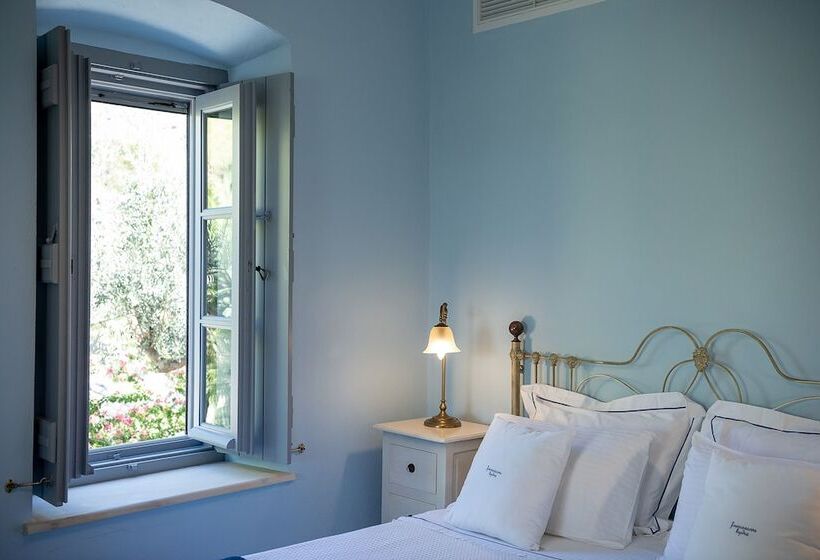 Номер Стандарт Вид на Море, Four Seasons Hydra Luxury Suites