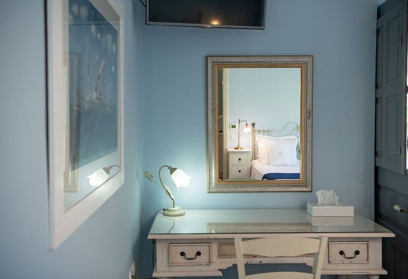 Номер Стандарт Вид на Море, Four Seasons Hydra Luxury Suites