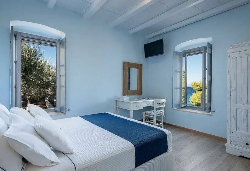 オーシャンビュースイート, Four Seasons Hydra Luxury Suites