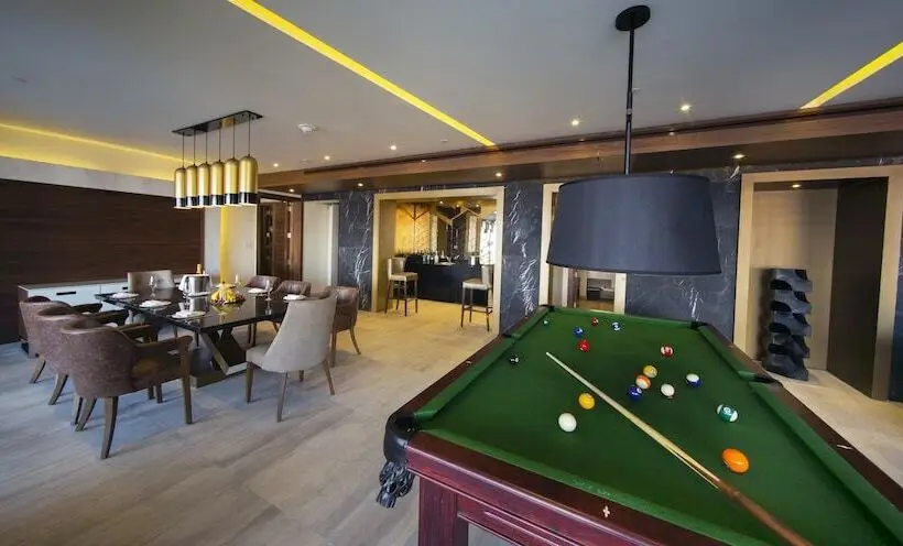 2 Bedroom Deluxe Suite