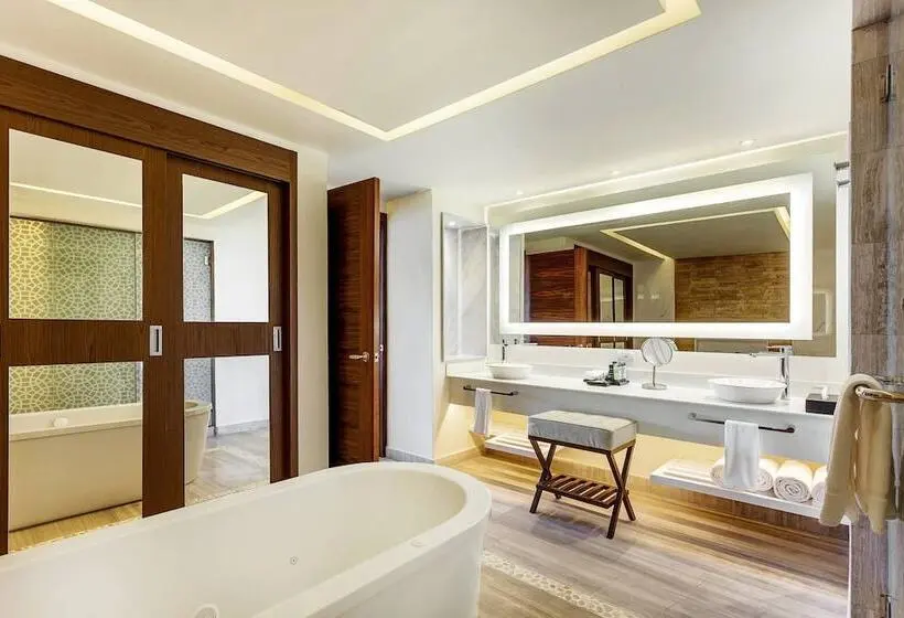 سوئیت دلوکس 2 خوابه, Royalton Bavaro, An Autograph Collection Allinclusive Resort & Casino