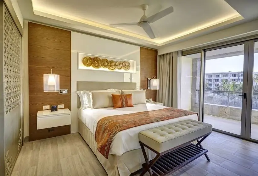 سوییت جونیور لوکس با چشمانداز دریا, Royalton Bavaro, An Autograph Collection Allinclusive Resort & Casino