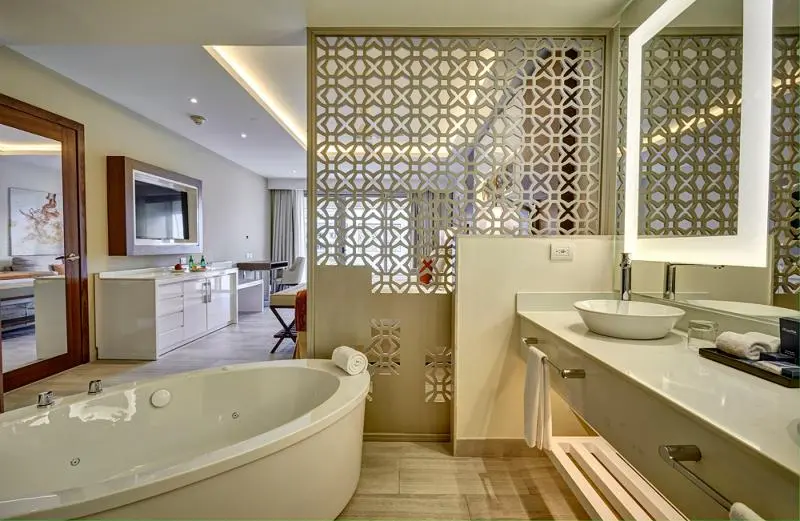 سوییت جونیور لوکس با چشمانداز دریا, Royalton Bavaro, An Autograph Collection Allinclusive Resort & Casino