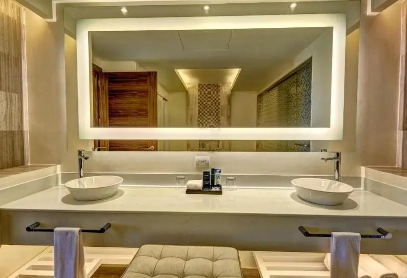 سوئیت ریاست جمهوری 2 خوابه, Royalton Bavaro, An Autograph Collection Allinclusive Resort & Casino