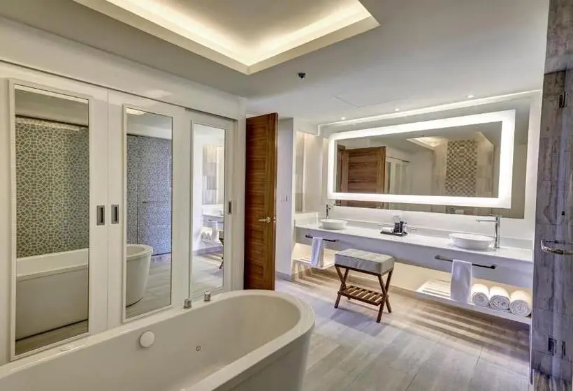 سوئیت ریاست جمهوری 2 خوابه, Royalton Bavaro, An Autograph Collection Allinclusive Resort & Casino