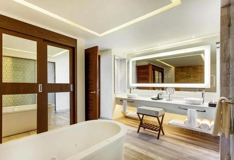 سوئیت دلوکس 2 خوابه, Royalton Bavaro, An Autograph Collection Allinclusive Resort & Casino