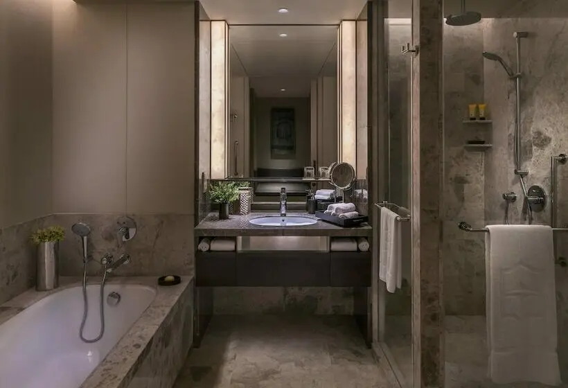 اتاق لوکس با چشم‌انداز دریا, Shangrila Colombo