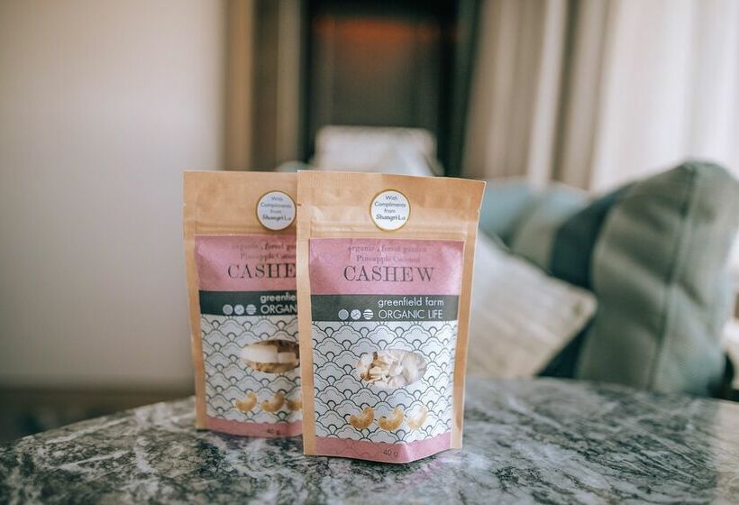 디럭스 룸 호수 전망, Shangrila Colombo