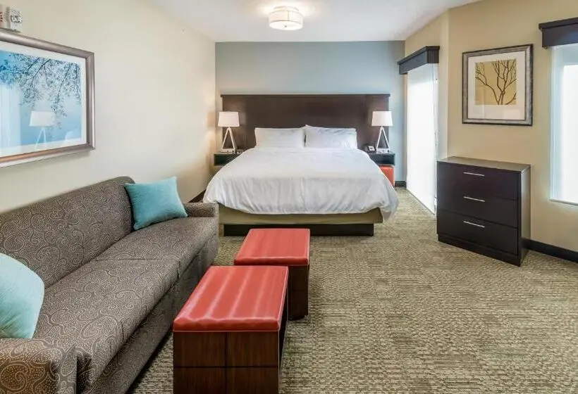キングサイズベッドのデラックススイート, Staybridge Suites   Saskatoon   University, An Ihg
