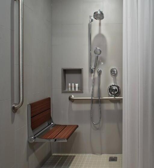 キングサイズベッドのクラブルーム, Toronto Marriott Markham