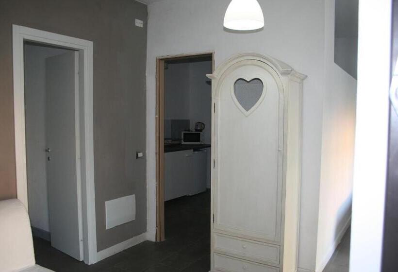 استودیوی استاندارد, Levante Residence