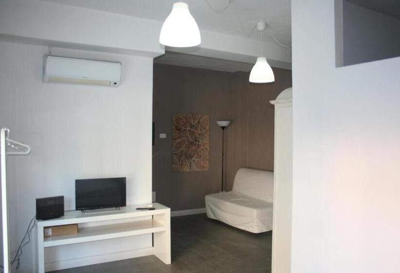 استودیوی استاندارد, Levante Residence