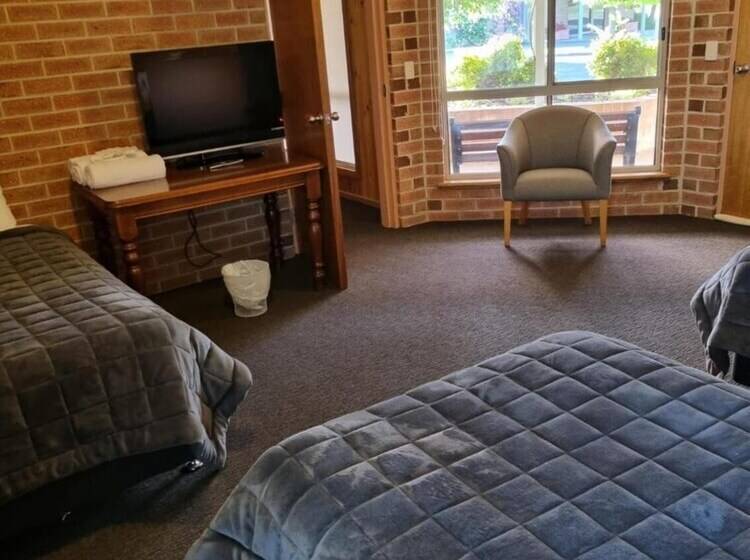 패밀리 룸, Country Roads Motor Inn Naracoorte