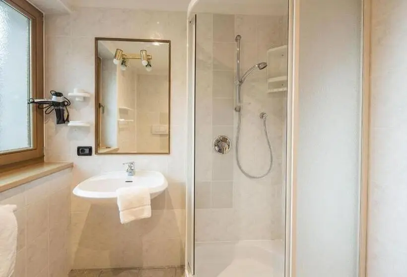Huoneisto 4 Makuuhuonetta, Stelvio Residence