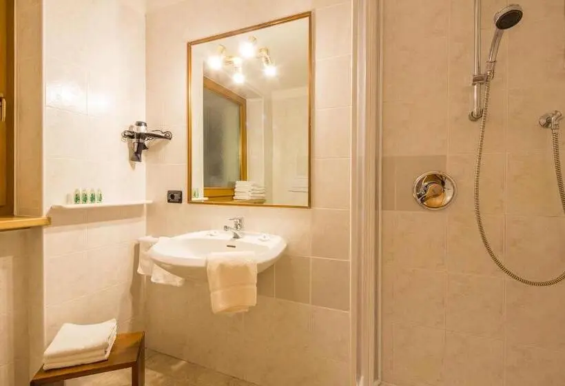 Huoneisto 4 Makuuhuonetta, Stelvio Residence