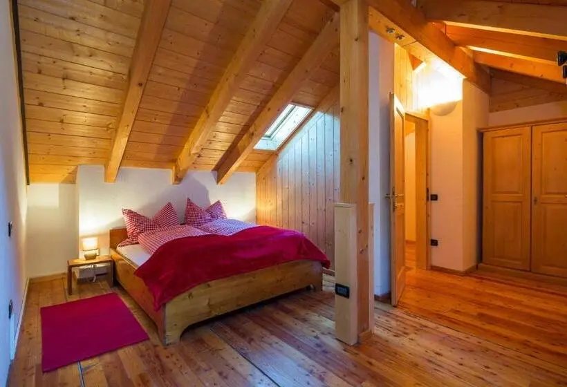 Huoneisto 4 Makuuhuonetta, Stelvio Residence