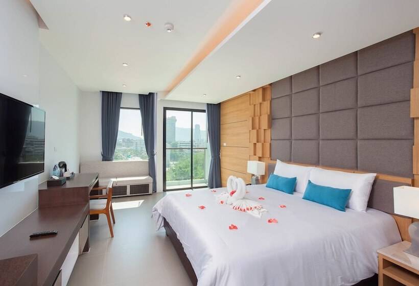 디럭스 룸, The Marina Phuket