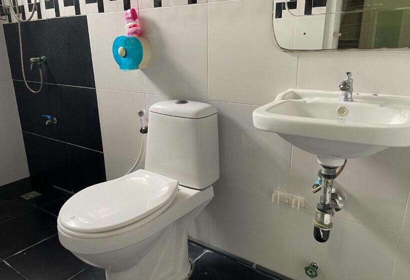 标准三人间, ควีนเพลส สระบุรี Queenplace Saraburi