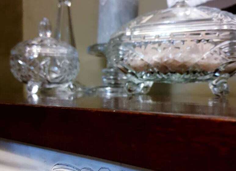 패밀리 룸, Haggards On Hilldrop