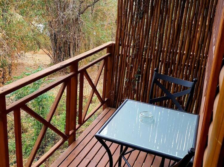 디럭스 룸, Haggards On Hilldrop