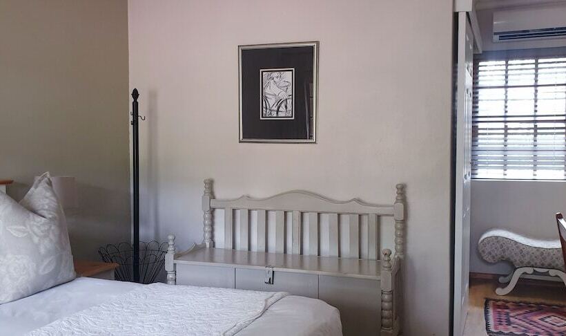 디럭스 룸, Haggards On Hilldrop